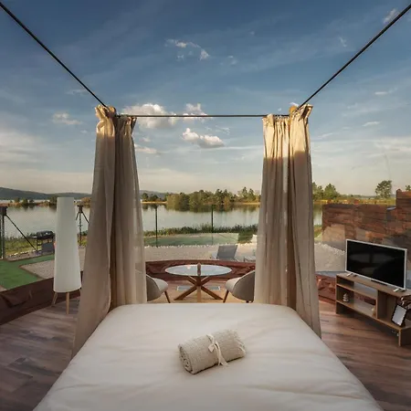 Luxe tent Domade Glamping Bubble
